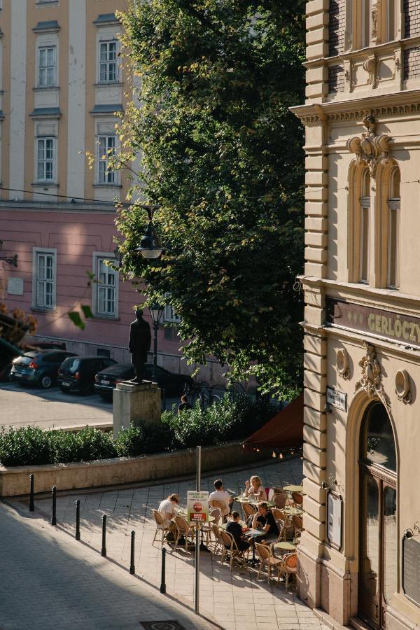 Hiraeth Home Budapest Luaran gambar